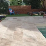 Accueillante Maison Avec Piscine 아파트 디뉴레뱅