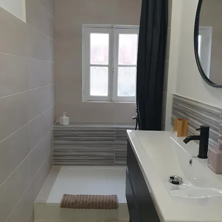 Accueillante Maison Avec Piscine *